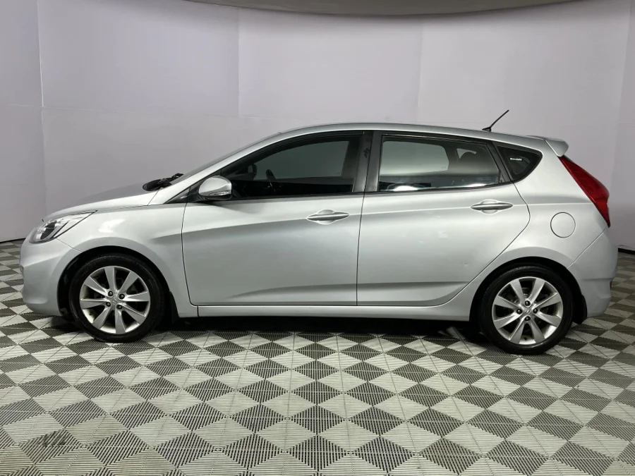 Used 2015 Hyundai Accent hatch 1.6 Fluid - WeBuyCars Durban