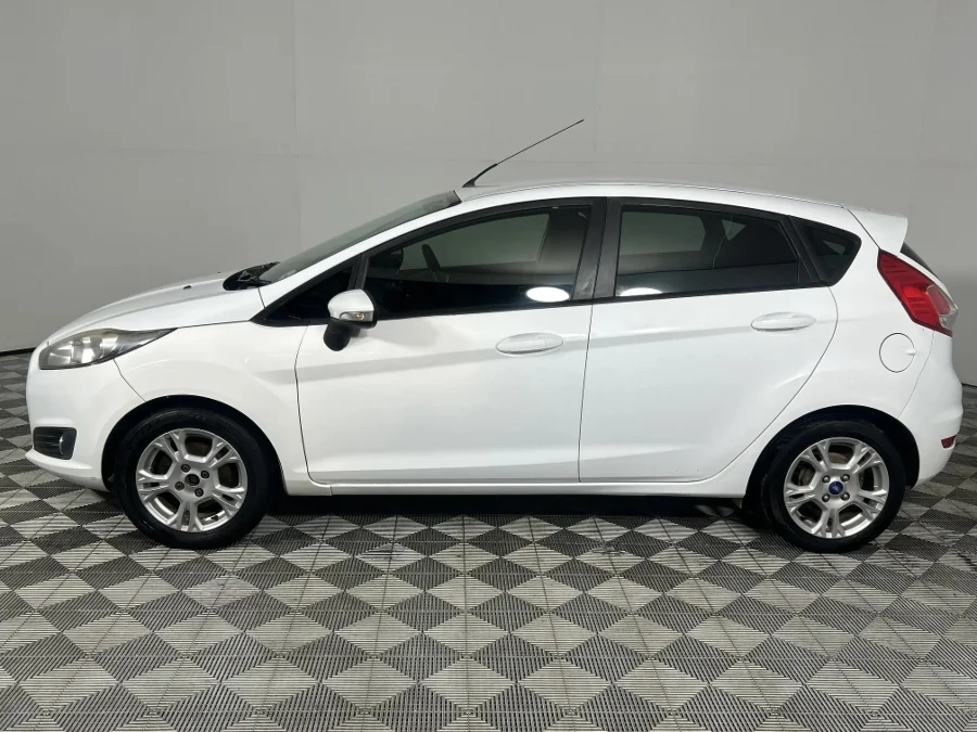 Used 2016 Ford Fiesta 5-door 1.0T Ambiente - WeBuyCars Lansdowne