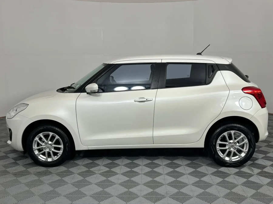 Used 2020 Suzuki Swift 1.2 GLX manual - WeBuyCars Lansdowne