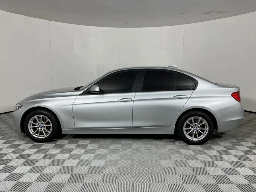 Used 2013 BMW 3 Series 320i sports-auto - WeBuyCars Gqeberha