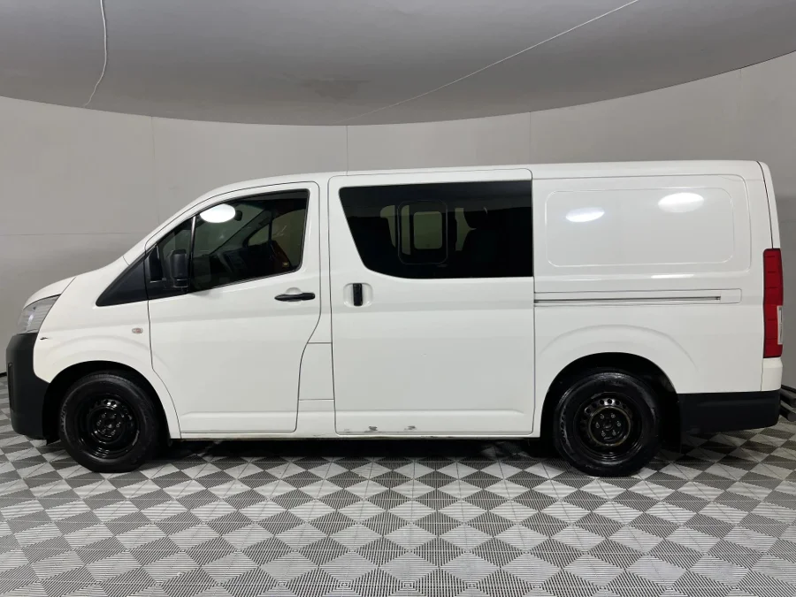 Used 2023 Toyota Quantum 2.8 LWB crew cab - WeBuyCars JHB South