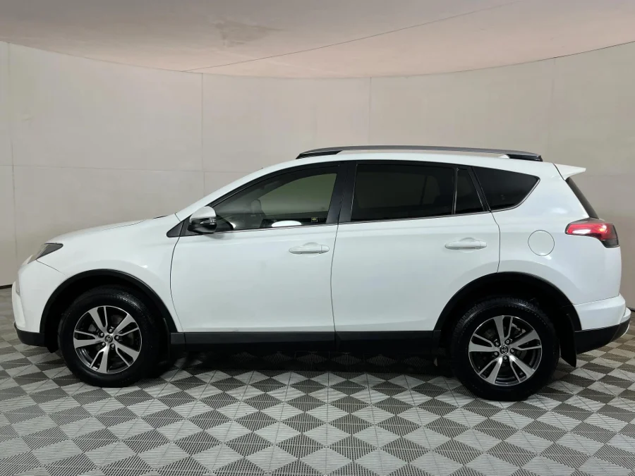 Used 2017 Toyota RAV4 2.0 GX auto - WeBuyCars JHB South