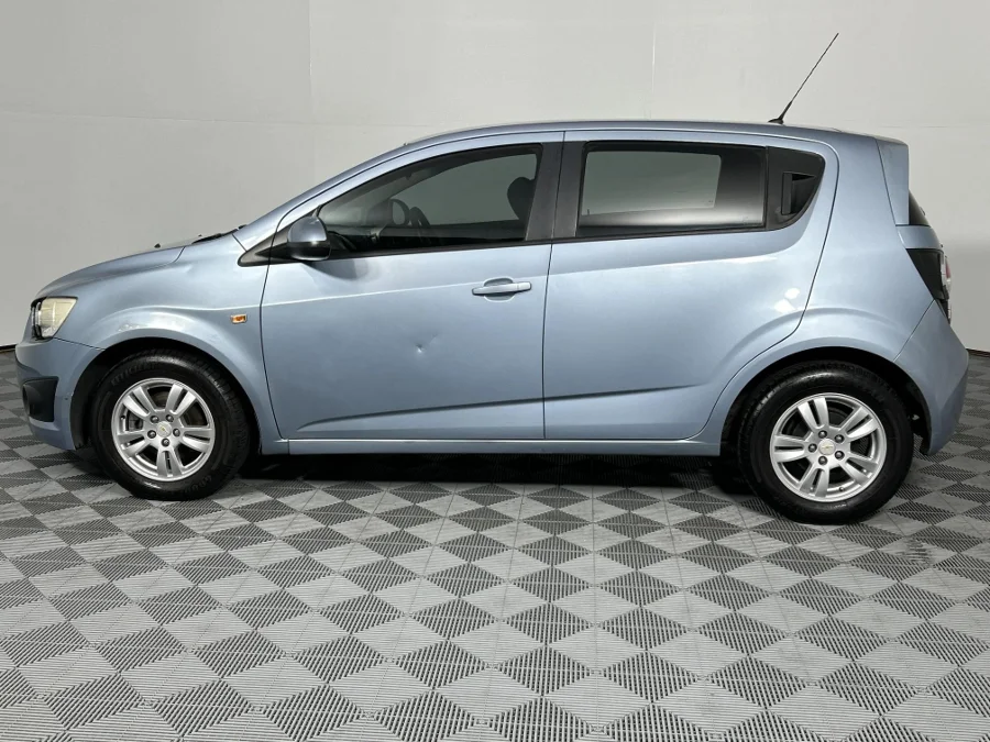 Used 2012 Chevrolet Sonic hatch 1.6 LS Black&White Edition - WeBuyCars Richmond Used 2012 Chevrolet Sonic hatch 1.6 LS Black&White Edition - WeBuyCars Richmond