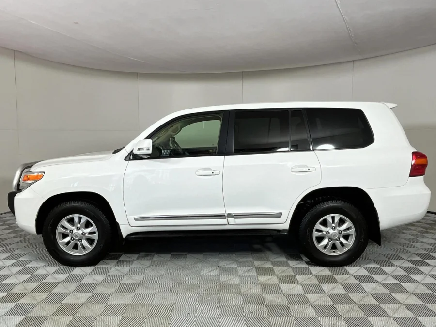 Used 2015 Toyota Land Cruiser 200 4.5D-4D V8 VX - WeBuyCars Mbombela