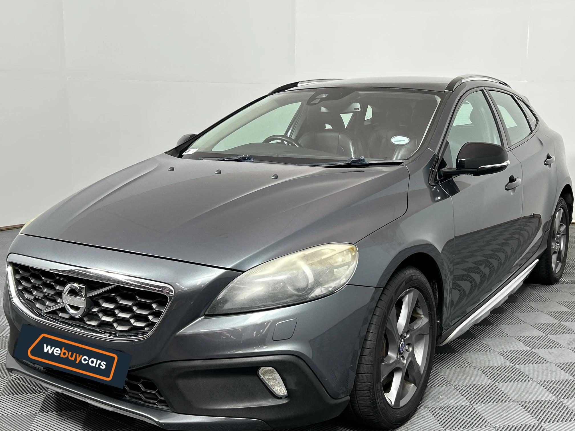 Used 2013 Volvo V40 Cross Country D3 Excel