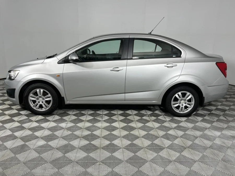 Used 2013 Chevrolet Sonic sedan 1.6 LS - WeBuyCars Lansdowne