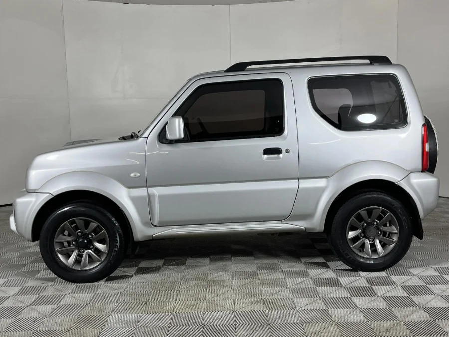 Used 2015 Suzuki Jimny 1.3 auto - WeBuyCars The Dome