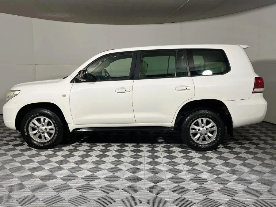 Used 2009 Toyota Land Cruiser 200 4.7 V8 VX - WeBuyCars Germiston