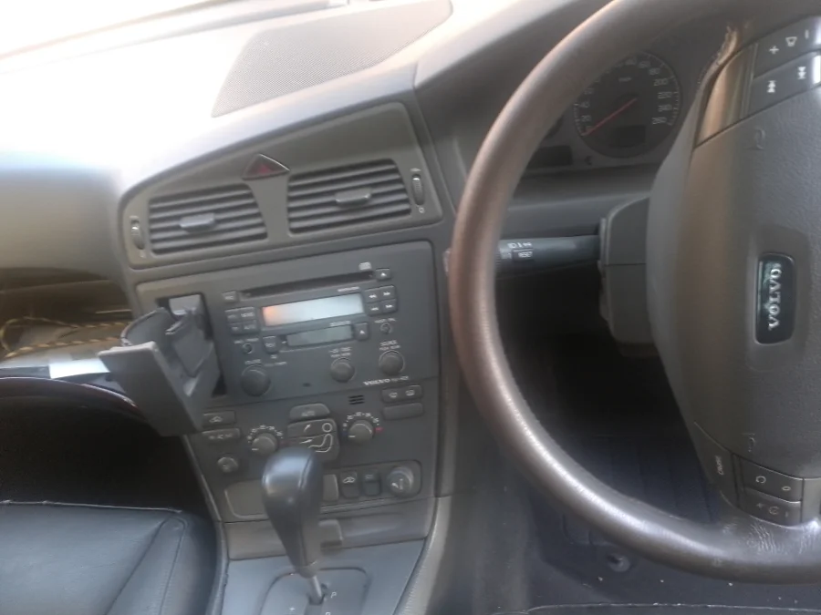Used 2003 Volvo S60 T5 - Private Seller Used 2003 Volvo S60 T5 - Private Seller