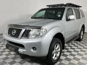 Used 2015 Nissan Pathfinder 2.5dCi SE auto