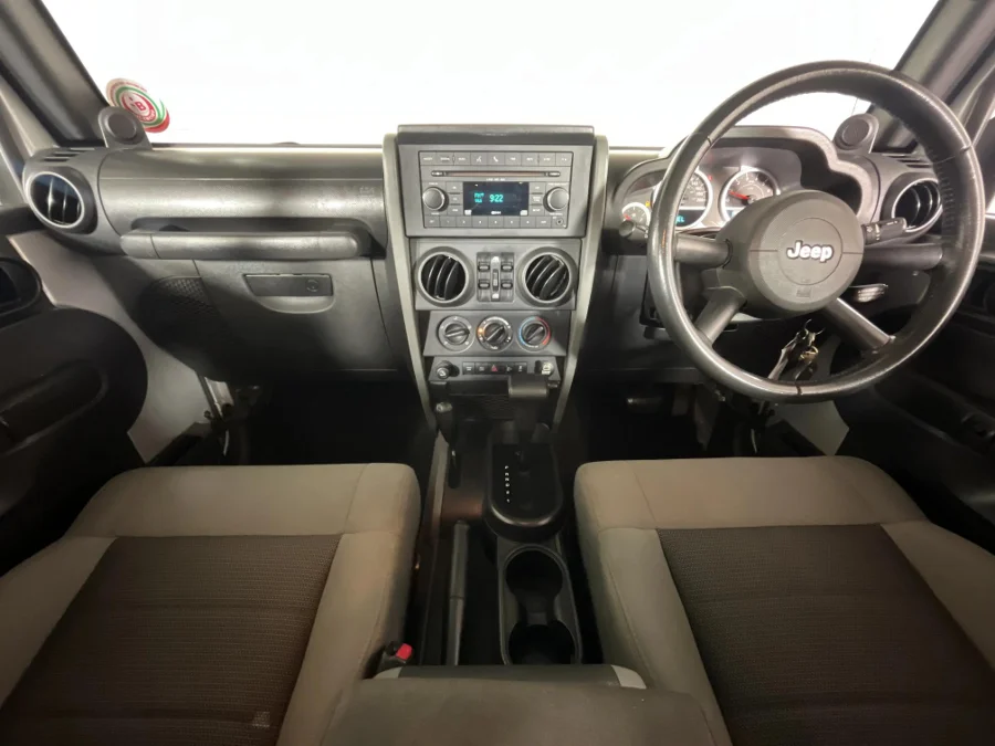 Used 2010 Jeep Wrangler Unlimited 3.8L Rubicon - WeBuyCars  Witbank