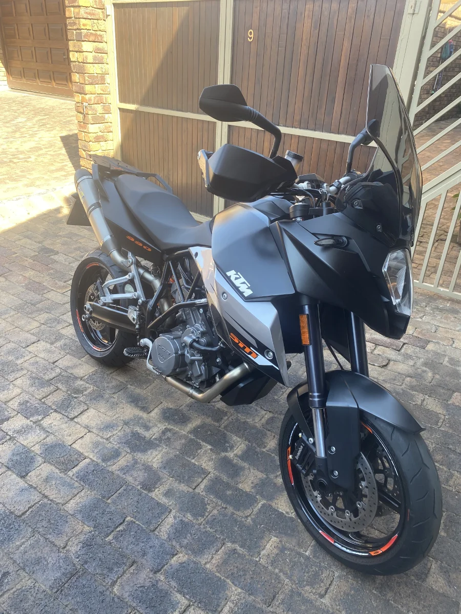 New 2010 KTM 990 - Private Seller New 2010 KTM 990 - Private Seller