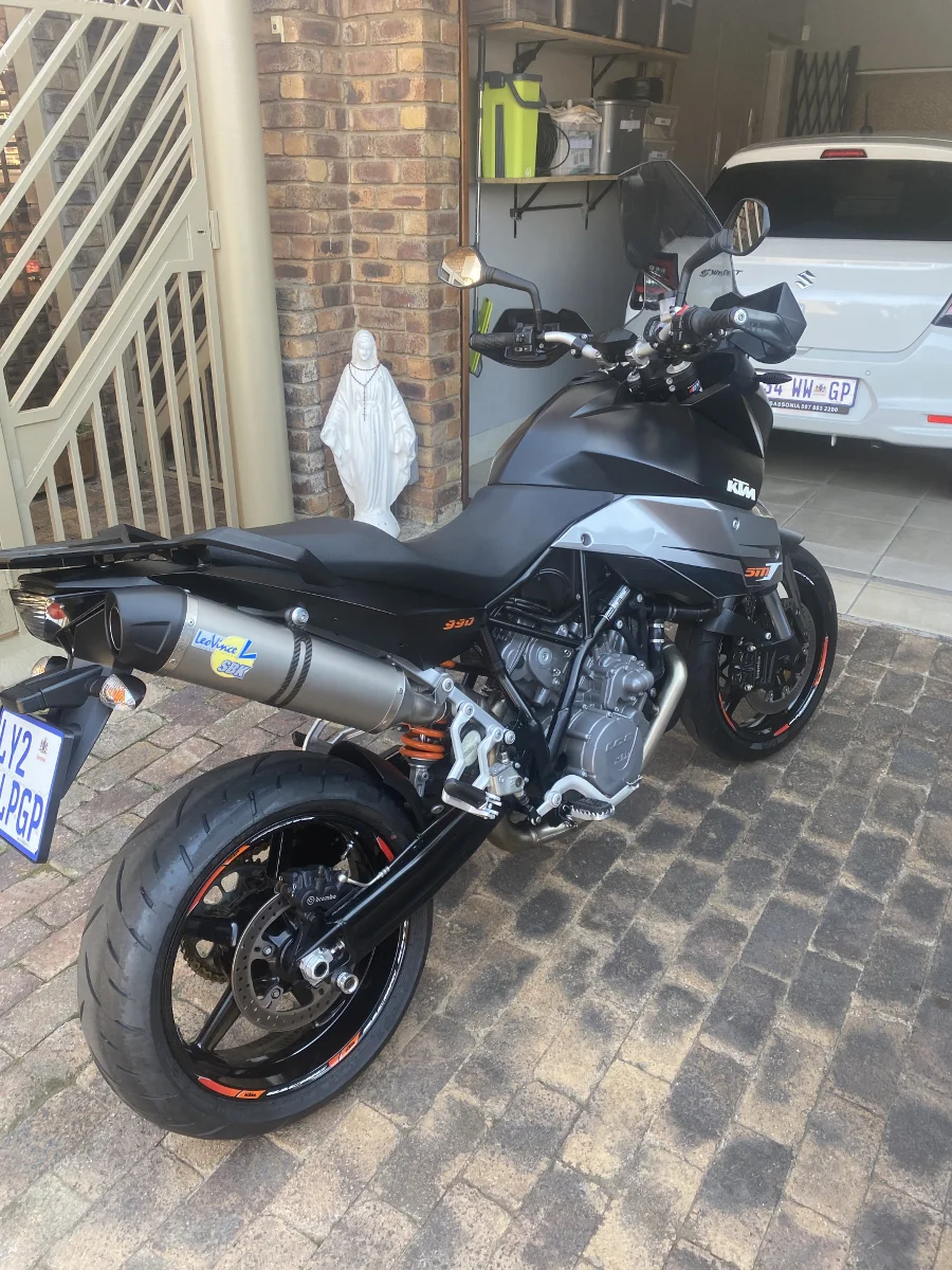 New 2010 KTM 990 - Private Seller New 2010 KTM 990 - Private Seller