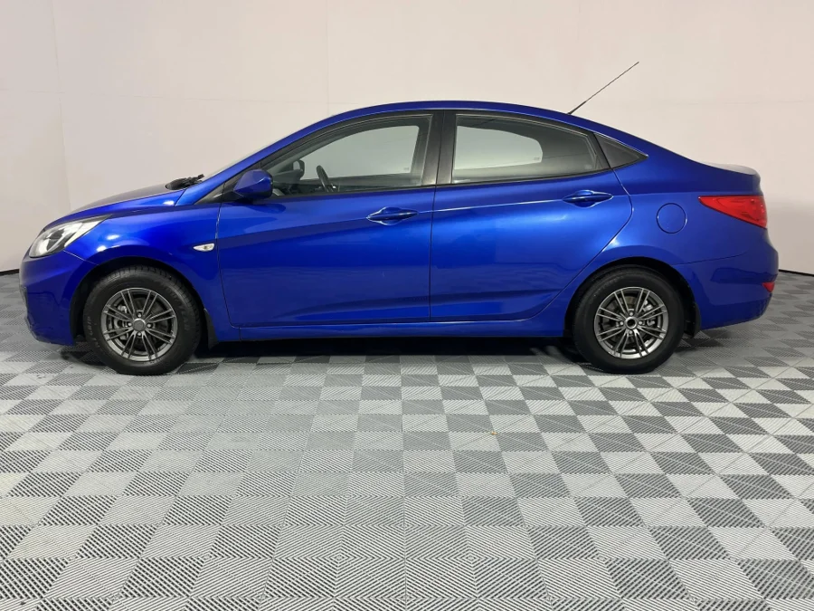 Used 2014 Hyundai Accent sedan 1.6 Motion - WeBuyCars Lansdowne