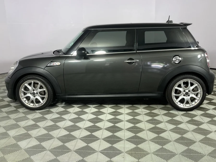 Used 2011 MINI Hatch Cooper S auto - WeBuyCars Montana