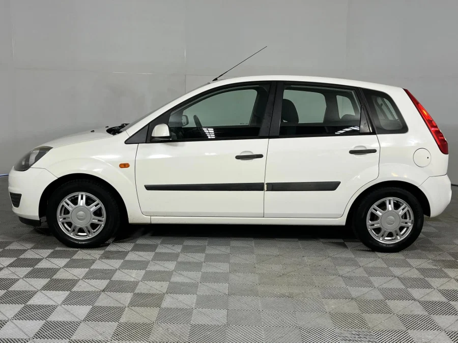 Used 2006 Ford Fiesta 1.6i 5-door Ambiente - WeBuyCars Silverlakes