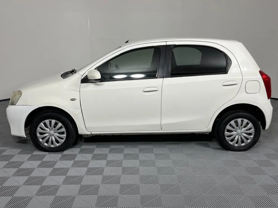 Used 2016 Toyota Etios hatch 1.5 Sprint - WeBuyCars Witbank Used 2016 Toyota Etios hatch 1.5 Sprint - WeBuyCars Witbank
