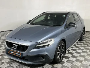 Used 2017 Volvo V40 Cross Country D4 Momentum