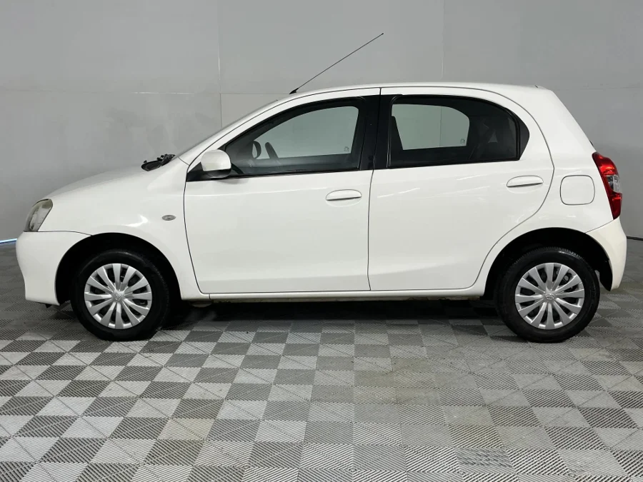Used 2016 Toyota Etios hatch 1.5 Sprint - WeBuyCars Silverlakes
