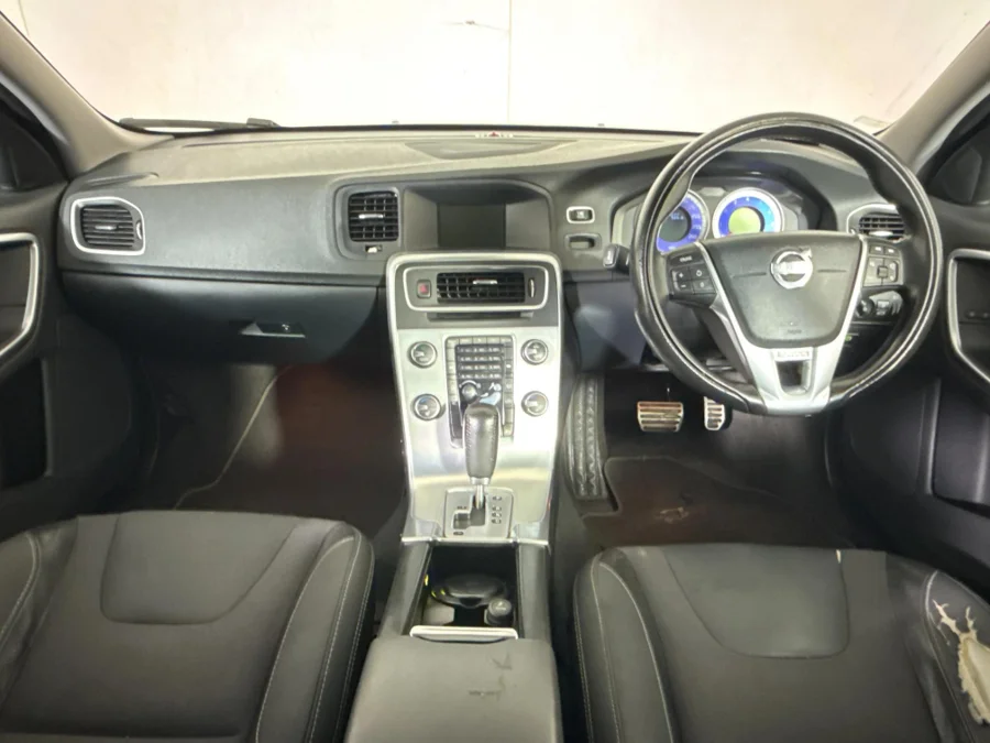 Used 2011 Volvo S60 T5 R-Design Powershift - WeBuyCars Midstream