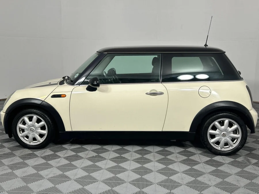 Used 2004 MINI Hatch Cooper - WeBuyCars Richmond Used 2004 MINI Hatch Cooper - WeBuyCars Richmond
