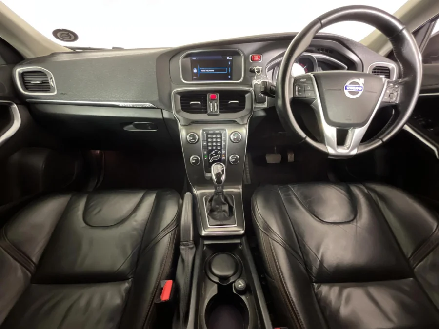 Used 2014 Volvo V40 Cross Country D3 Excel - WeBuyCars  Witbank