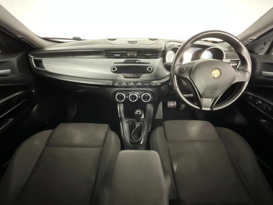 Used 2013 Alfa Romeo Giulietta 1.4TBi Exclusive - WeBuyCars Brackenfell Cape Town Used 2013 Alfa Romeo Giulietta 1.4TBi Exclusive - WeBuyCars Brackenfell Cape Town