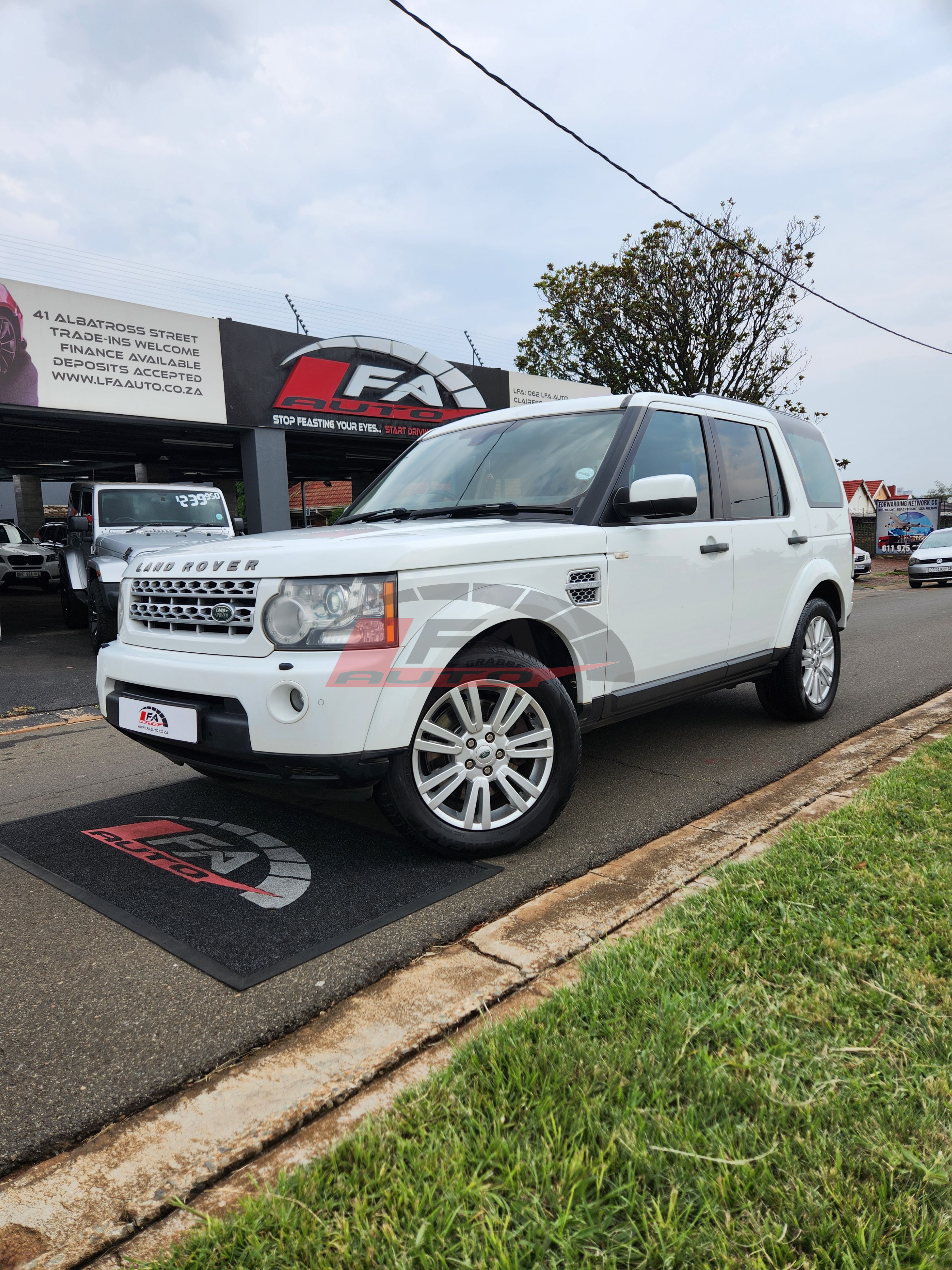 Used 2011 Land Rover Discovery SDV6 SE