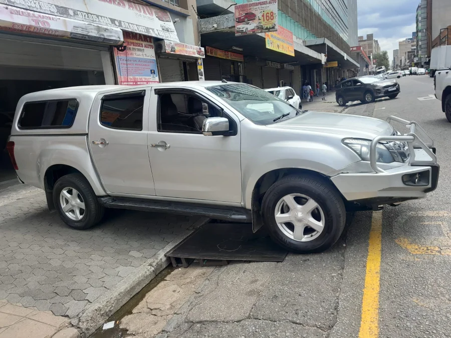 Used 2015 Isuzu KB 300D-Teq double cab LX - Carmart Auto Dealer