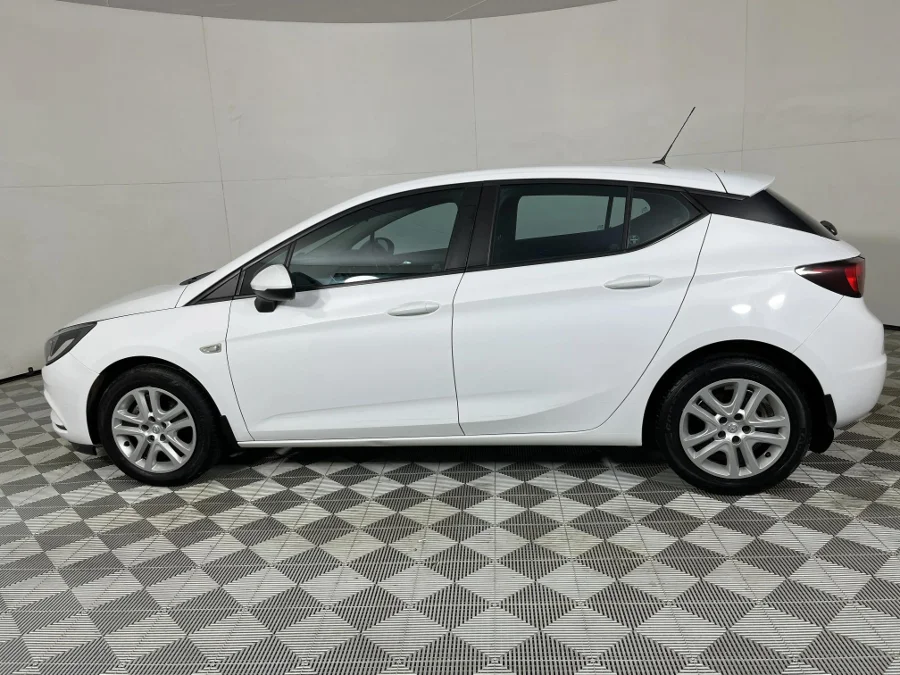 Used 2017 Opel Astra hatch 1.0T - WeBuyCars JHB South
