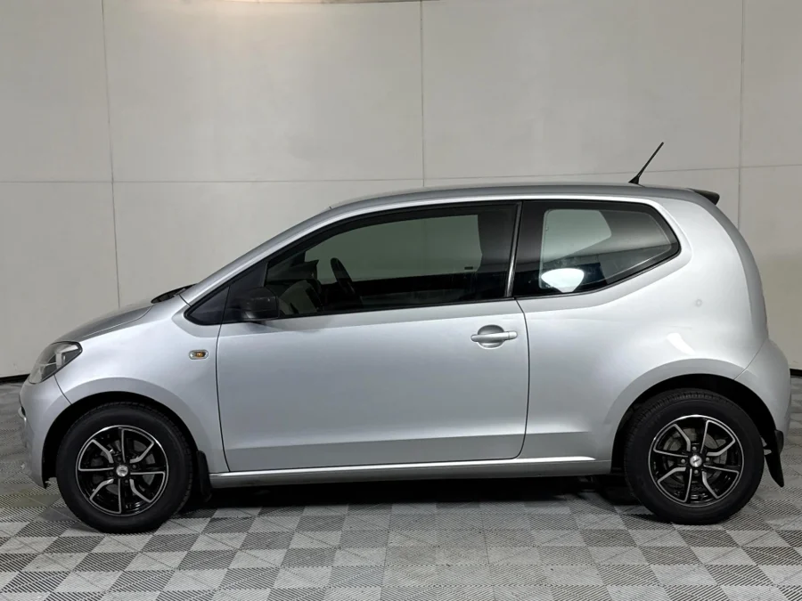 Used 2015 Volkswagen up! club up! 3-door 1.0 - WeBuyCars Midstream