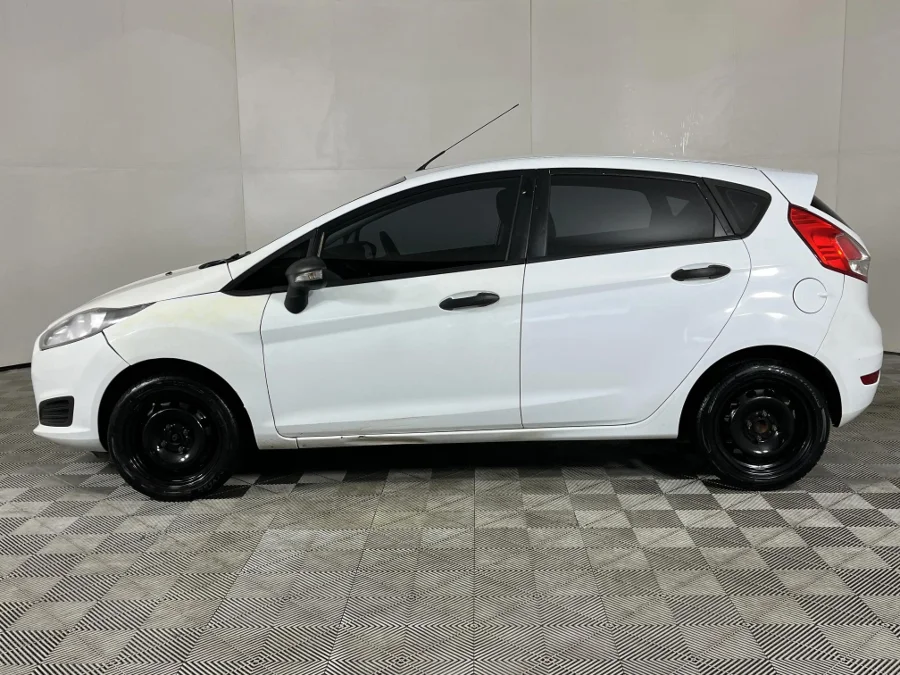 Used 2013 Ford Fiesta 5-door 1.4 Ambiente - WeBuyCars The Dome