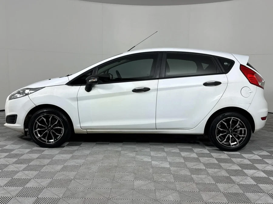 Used 2016 Ford Fiesta 5-door 1.4 Ambiente - WeBuyCars Vereeniging