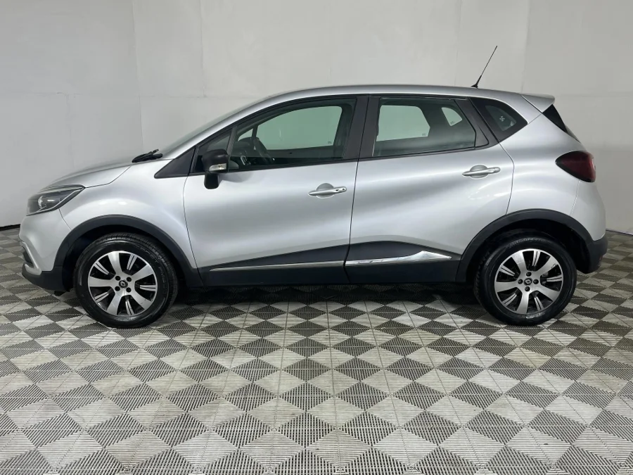 Used 2017 Renault Captur 66kW turbo Blaze - WeBuyCars George