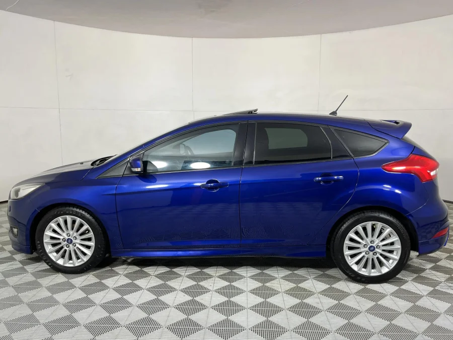 Used 2017 Ford Focus hatch 1.0T Ambiente - WeBuyCars JHB South Used 2017 Ford Focus hatch 1.0T Ambiente - WeBuyCars JHB South