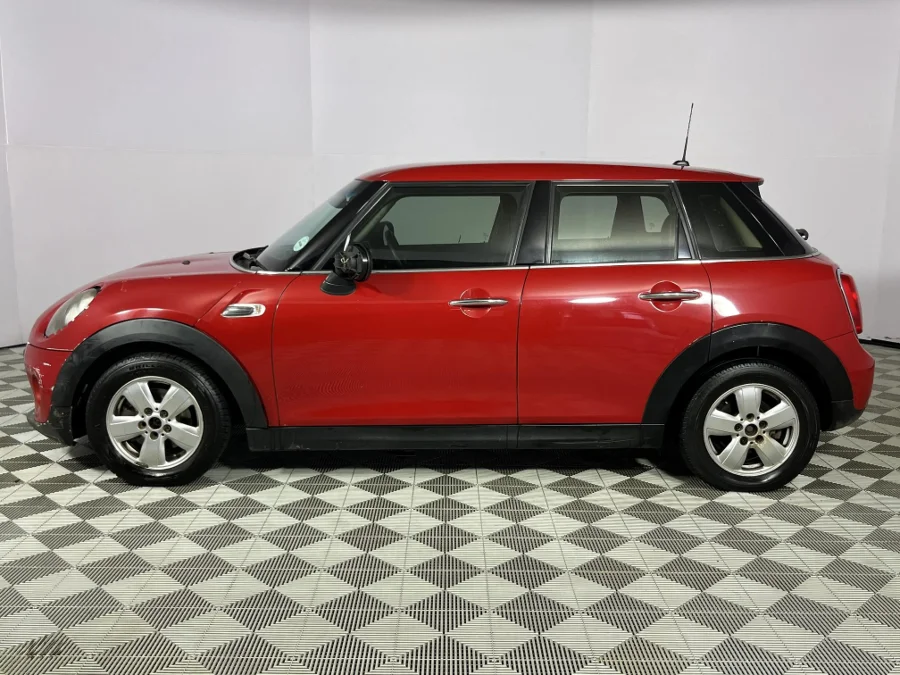 Used 2016 MINI Hatch Cooper Hatch 3-door Seven 7 - WeBuyCars Durban