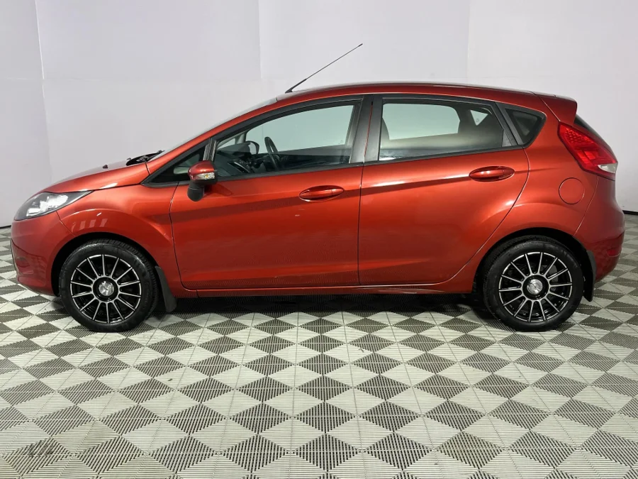 Used 2010 Ford Fiesta 5-door 1.6 Trend - WeBuyCars Durban