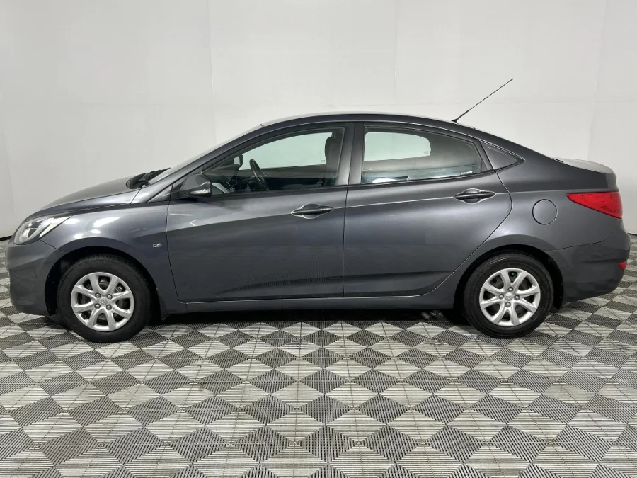 Used 2012 Hyundai Accent sedan 1.6 Fluid - WeBuyCars Lansdowne