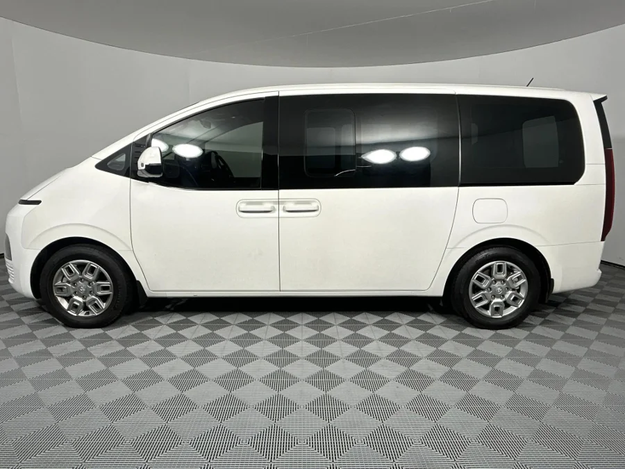 Used 2023 Hyundai Staria 2.2D Executive 9-seater - WeBuyCars Lansdowne