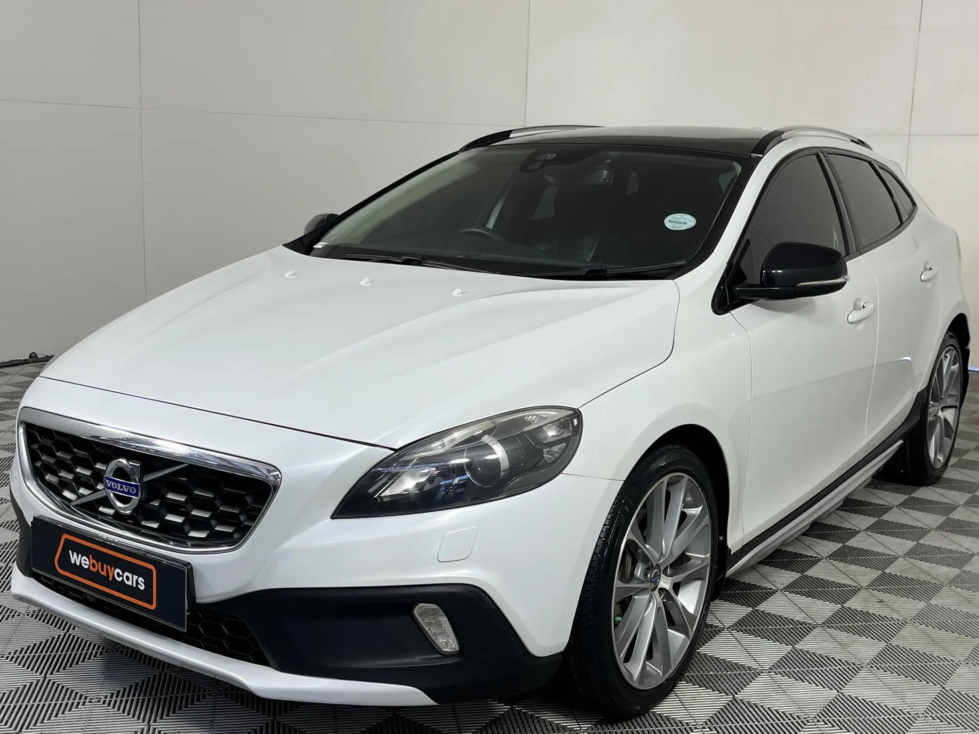 Used 2016 Volvo V40 Cross Country D4 Momentum