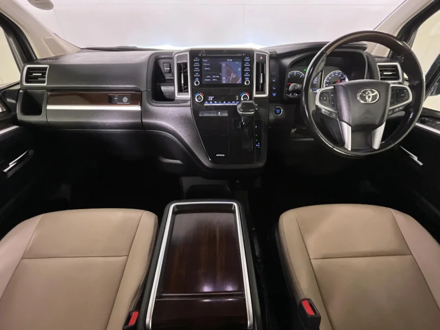 Used 2019 Toyota Quantum 2.8 LWB bus 9-seater VX Premium - WeBuyCars JHB South