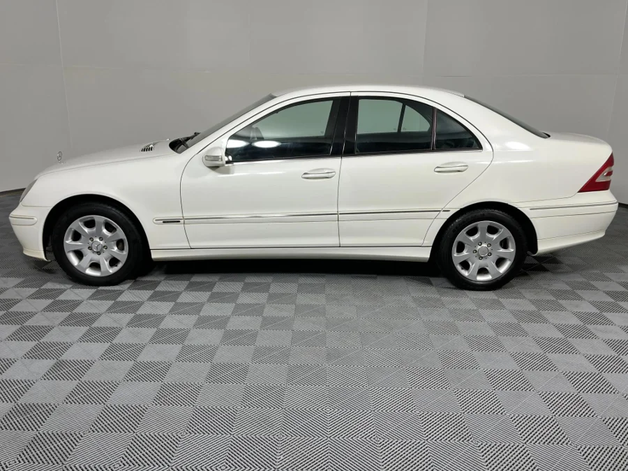 Used 2005 Mercedes-Benz C-Class C200 Kompressor Elegance Touchshift - WeBuyCars Montana