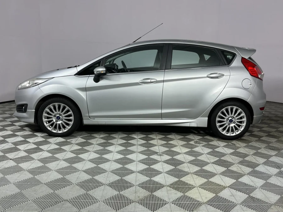 Used 2015 Ford Fiesta 5-door 1.0T Titanium auto - WeBuyCars Lansdowne