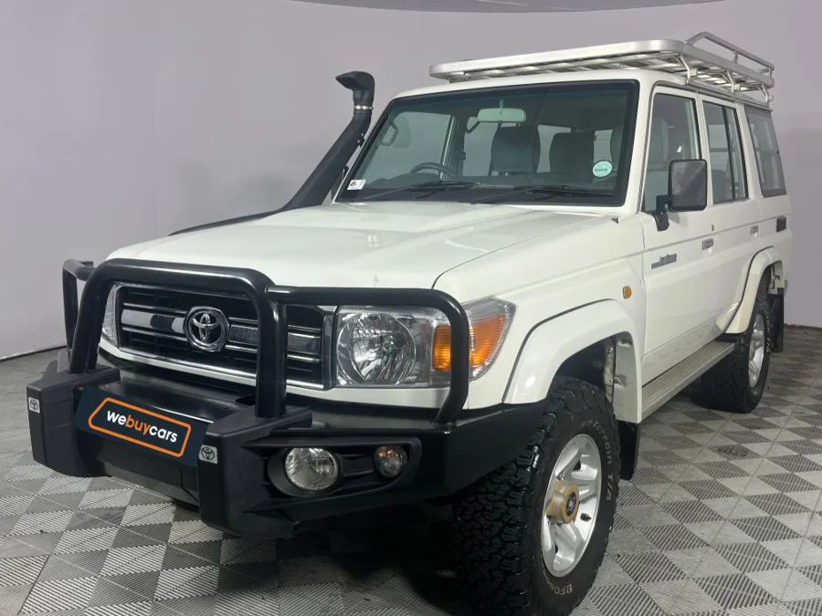 Used 2012 Toyota Land Cruiser 76 4.2D station wagon - WeBuyCars Brackenfell Cape Town Used 2012 Toyota Land Cruiser 76 4.2D station wagon - WeBuyCars Brackenfell Cape Town