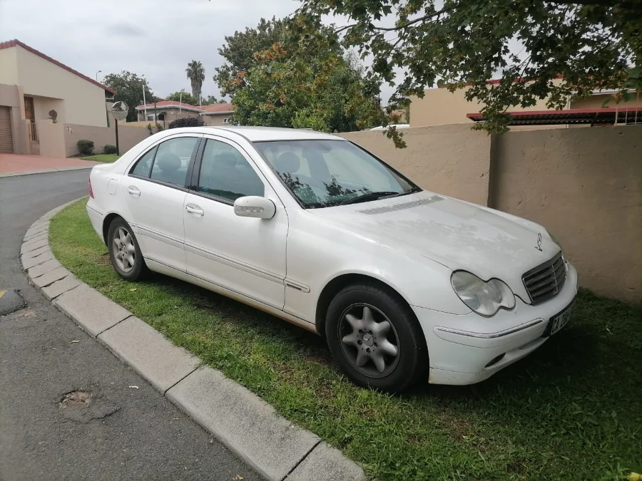New 2004 Mercedes-Benz C-Class C180 - Private Seller New 2004 Mercedes-Benz C-Class C180 - Private Seller