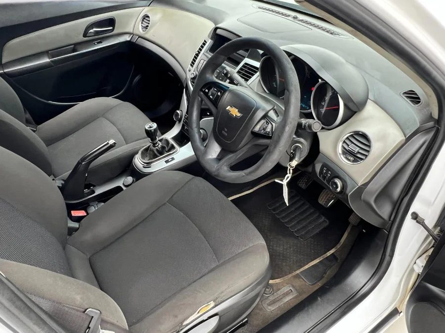 Used 2017 Chevrolet Cruze sedan 1.6 LS - EBK Auto