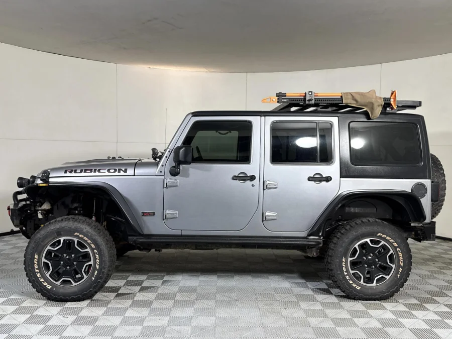 Used 2013 Jeep Wrangler Unlimited 3.6L Rubicon X - WeBuyCars Midstream