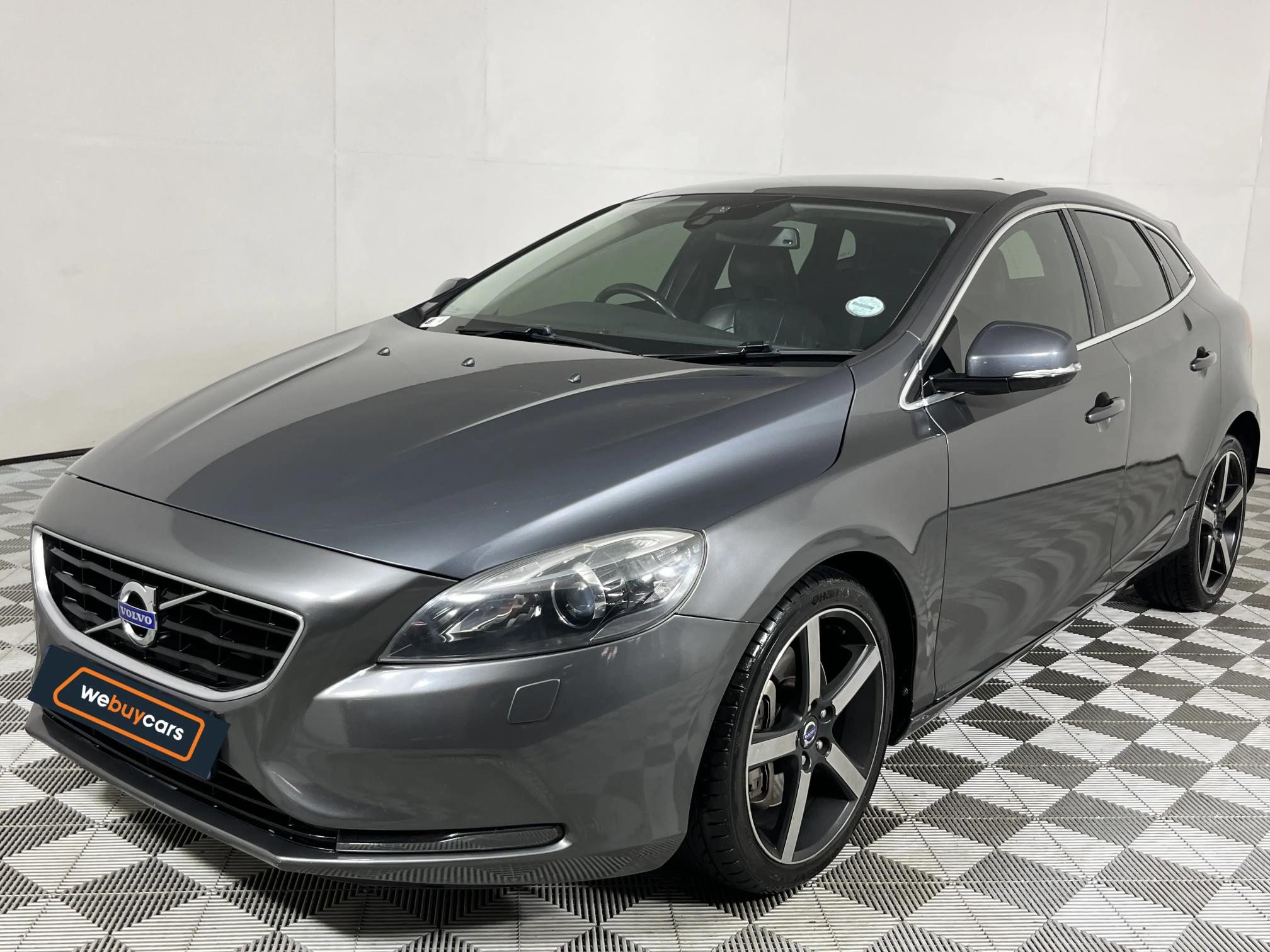 Used 2014 Volvo V40 Cross Country D3 Elite