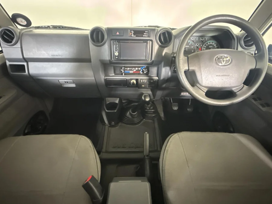 Used 2014 Toyota Land Cruiser 76 4.5D-4D V8 station wagon LX - WeBuyCars Midstream