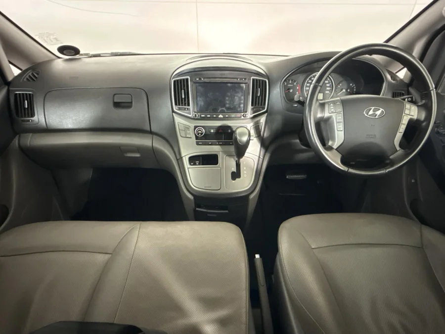 Used 2017 Hyundai H-1 2.5VGTi bus Elite 9-seater - WeBuyCars Midstream